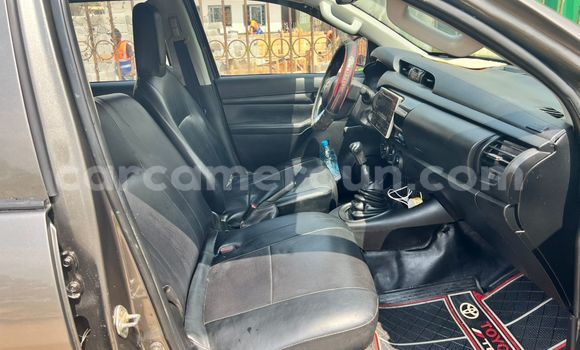 Acheter Occasion Voiture Toyota Hilux Gris à Yaoundé, Central Cameroon Acheter Occasion Voiture Toyota Hilux Gris à Yaoundé, Central Cameroon