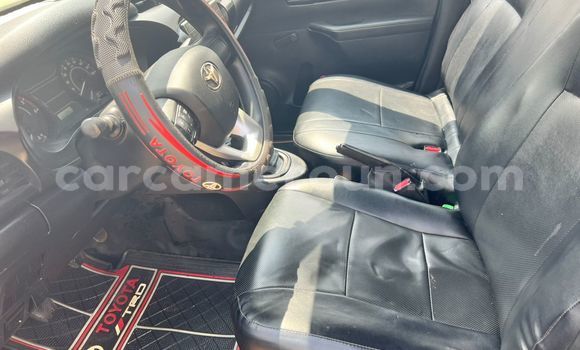 Acheter Occasion Voiture Toyota Hilux Gris à Yaoundé, Central Cameroon Acheter Occasion Voiture Toyota Hilux Gris à Yaoundé, Central Cameroon