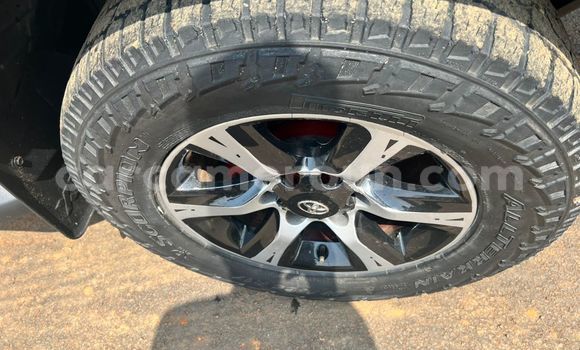 Acheter Occasion Voiture Toyota Hilux Gris à Yaoundé, Central Cameroon Acheter Occasion Voiture Toyota Hilux Gris à Yaoundé, Central Cameroon