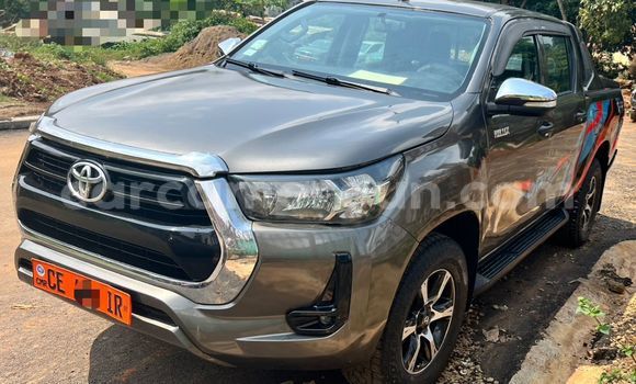 Acheter Occasion Voiture Toyota Hilux Gris à Yaoundé, Central Cameroon Acheter Occasion Voiture Toyota Hilux Gris à Yaoundé, Central Cameroon