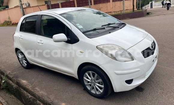 Acheter Occasion Voiture Toyota Vitz Blanc à Yaoundé, Central Cameroon Acheter Occasion Voiture Toyota Vitz Blanc à Yaoundé, Central Cameroon
