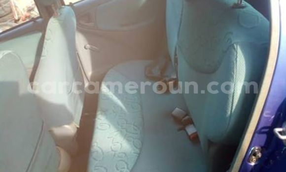 Sayi Na hannu Toyota Yaris Blue Mota in Douala a Ƙasar Kamaru Sayi Na hannu Toyota Yaris Blue Mota in Douala a Ƙasar Kamaru