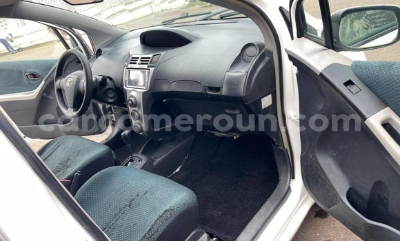 Acheter Occasion Voiture Toyota Vitz Blanc à Yaoundé, Central Cameroon Acheter Occasion Voiture Toyota Vitz Blanc à Yaoundé, Central Cameroon