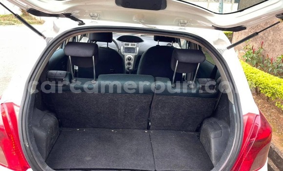 Acheter Occasion Voiture Toyota Vitz Blanc à Yaoundé, Central Cameroon Acheter Occasion Voiture Toyota Vitz Blanc à Yaoundé, Central Cameroon