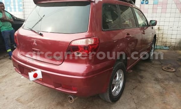 Sayi Na hannu Mitsubishi Outlander Red Mota in Douala a Ƙasar Kamaru Sayi Na hannu Mitsubishi Outlander Red Mota in Douala a Ƙasar Kamaru