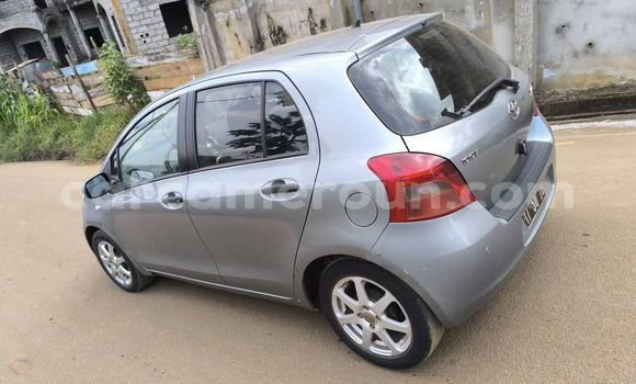 Sayi Na hannu Toyota Yaris Azurfa Mota in Yaounde a Babban Kamaru Sayi Na hannu Toyota Yaris Azurfa Mota in Yaounde a Babban Kamaru