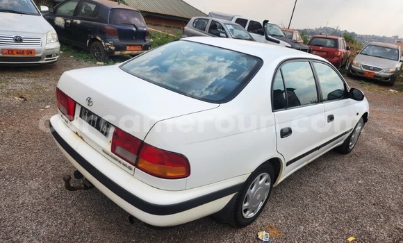 Sayi Na hannu Toyota Carina E White Mota in Yaounde a Babban Kamaru Sayi Na hannu Toyota Carina E White Mota in Yaounde a Babban Kamaru