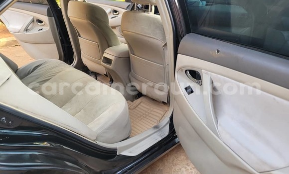 Sayi Na hannu Toyota Camry Black Mota in Yaounde a Babban Kamaru Sayi Na hannu Toyota Camry Black Mota in Yaounde a Babban Kamaru