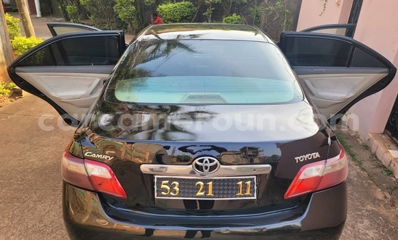 Sayi Na hannu Toyota Camry Black Mota in Yaounde a Babban Kamaru Sayi Na hannu Toyota Camry Black Mota in Yaounde a Babban Kamaru
