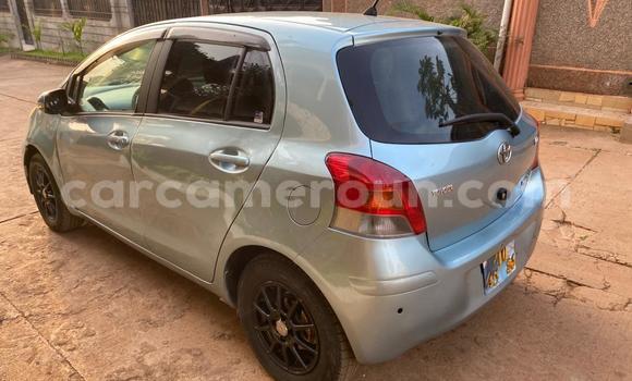 Sayi Na hannu Toyota Yaris Azurfa Mota in Yaounde a Babban Kamaru Sayi Na hannu Toyota Yaris Azurfa Mota in Yaounde a Babban Kamaru