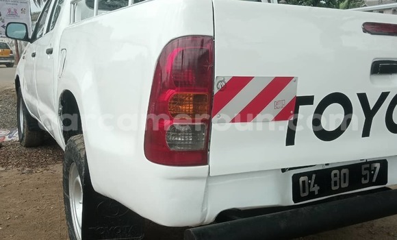 Acheter Occasion Voiture Toyota Hilux Blanc à Douala, Littoral Cameroon Acheter Occasion Voiture Toyota Hilux Blanc à Douala, Littoral Cameroon
