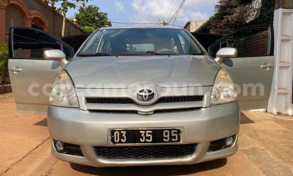 Acheter Occasion Voiture Toyota Avensis Verso Gris à Yaoundé, Central Cameroon Acheter Occasion Voiture Toyota Avensis Verso Gris à Yaoundé, Central Cameroon