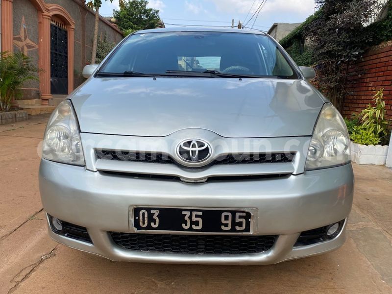 Big with watermark toyota avensis verso central cameroon yaounde 21884
