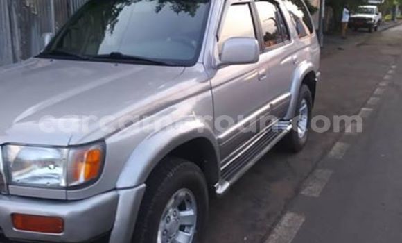 Sayi Na hannu Toyota 4Runner Azurfa Mota in Douala a Ƙasar Kamaru Sayi Na hannu Toyota 4Runner Azurfa Mota in Douala a Ƙasar Kamaru