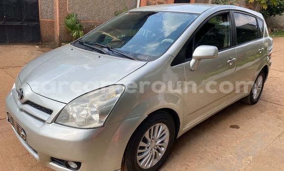 Acheter Occasion Voiture Toyota Avensis Verso Gris à Yaoundé, Central Cameroon Acheter Occasion Voiture Toyota Avensis Verso Gris à Yaoundé, Central Cameroon