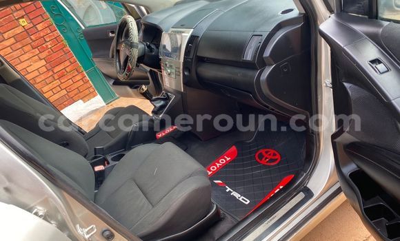 Acheter Occasion Voiture Toyota Avensis Verso Gris à Yaoundé, Central Cameroon Acheter Occasion Voiture Toyota Avensis Verso Gris à Yaoundé, Central Cameroon