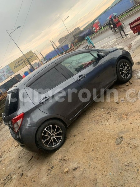 Big with watermark toyota vitz littoral cameroon douala 21887