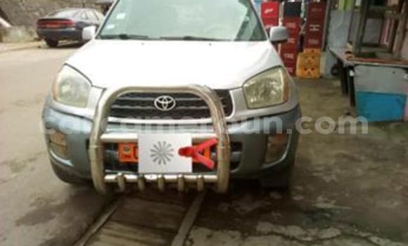 Sayi Na hannu Toyota RAV4 Azurfa Mota in Douala a Ƙasar Kamaru Sayi Na hannu Toyota RAV4 Azurfa Mota in Douala a Ƙasar Kamaru