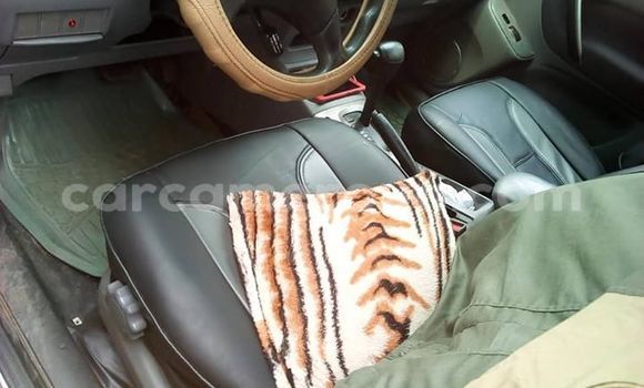 Sayi Na hannu Toyota RAV4 Azurfa Mota in Douala a Ƙasar Kamaru Sayi Na hannu Toyota RAV4 Azurfa Mota in Douala a Ƙasar Kamaru