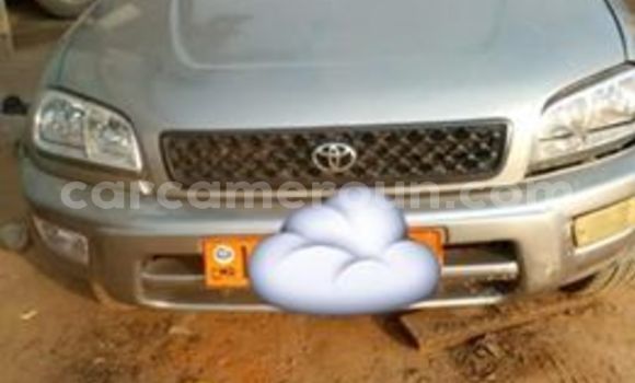 Sayi Na hannu Toyota RAV4 Azurfa Mota in Douala a Ƙasar Kamaru Sayi Na hannu Toyota RAV4 Azurfa Mota in Douala a Ƙasar Kamaru