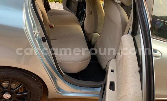 Sayi Na hannu Toyota Vitz Blue Mota in Yaounde a Babban Kamaru Sayi Na hannu Toyota Vitz Blue Mota in Yaounde a Babban Kamaru