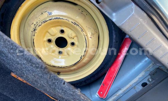 Sayi Na hannu Toyota Vitz Blue Mota in Yaounde a Babban Kamaru Sayi Na hannu Toyota Vitz Blue Mota in Yaounde a Babban Kamaru