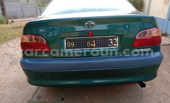 Sayi Na hannu Toyota Avensis Green Mota in Yaounde a Babban Kamaru Sayi Na hannu Toyota Avensis Green Mota in Yaounde a Babban Kamaru