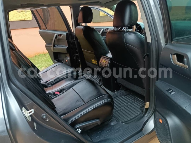 Big with watermark toyota highlander central cameroon yaounde 21900