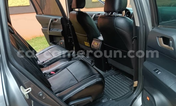 Acheter Occasion Voiture Toyota Highlander Marron à Yaoundé, Central Cameroon Acheter Occasion Voiture Toyota Highlander Marron à Yaoundé, Central Cameroon