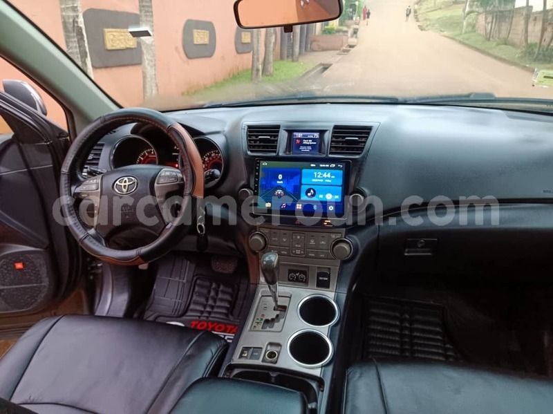 Big with watermark toyota highlander central cameroon yaounde 21900