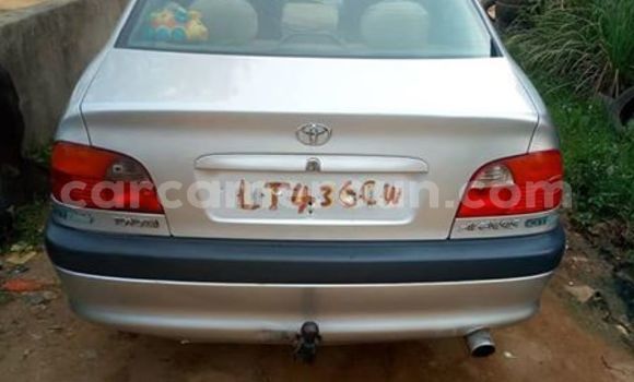Sayi Na hannu Toyota Avensis Azurfa Mota in Yaounde a Babban Kamaru Sayi Na hannu Toyota Avensis Azurfa Mota in Yaounde a Babban Kamaru