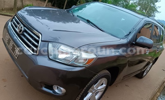 Acheter Occasion Voiture Toyota Highlander Marron à Yaoundé, Central Cameroon Acheter Occasion Voiture Toyota Highlander Marron à Yaoundé, Central Cameroon