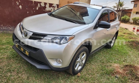 Sayi Na hannu Toyota RAV4 Azurfa Mota in Yaounde a Babban Kamaru Sayi Na hannu Toyota RAV4 Azurfa Mota in Yaounde a Babban Kamaru