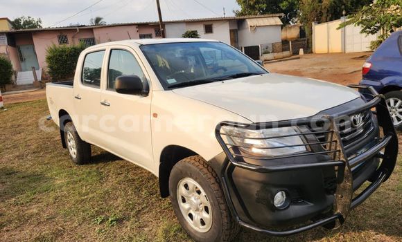 Acheter Occasion Voiture Toyota Hilux Blanc à Yaoundé, Central Cameroon Acheter Occasion Voiture Toyota Hilux Blanc à Yaoundé, Central Cameroon