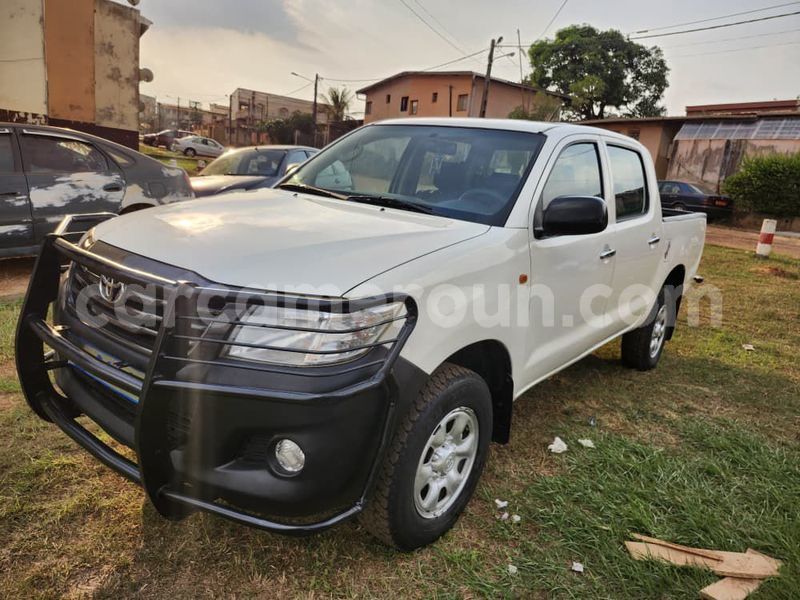 Big with watermark toyota hilux central cameroon yaounde 21909