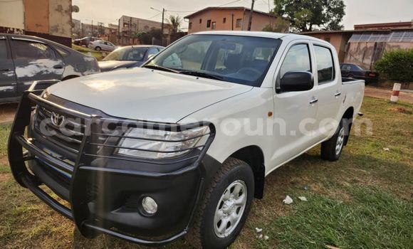 Acheter Occasion Voiture Toyota Hilux Blanc à Yaoundé, Central Cameroon Acheter Occasion Voiture Toyota Hilux Blanc à Yaoundé, Central Cameroon