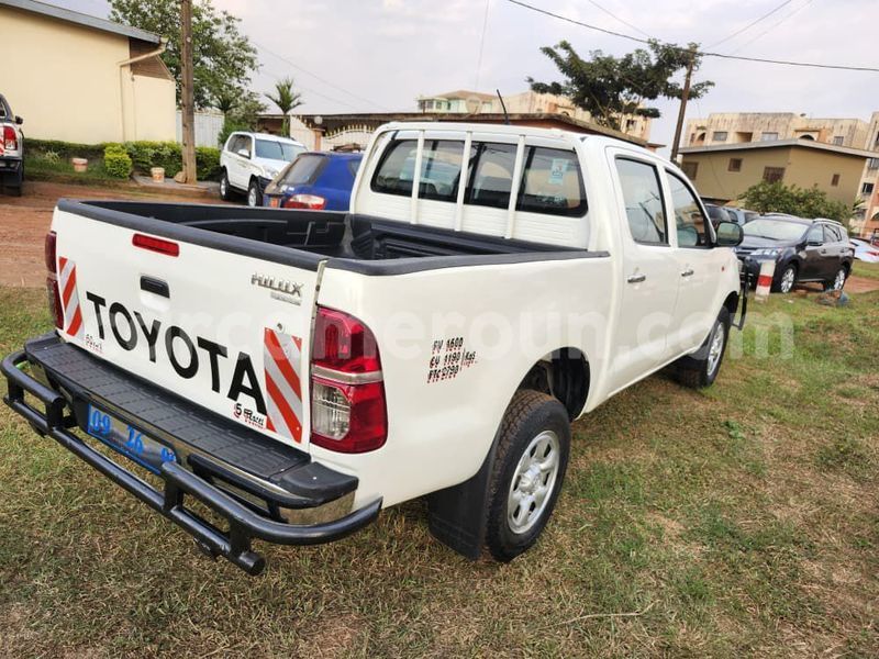 Big with watermark toyota hilux central cameroon yaounde 21909