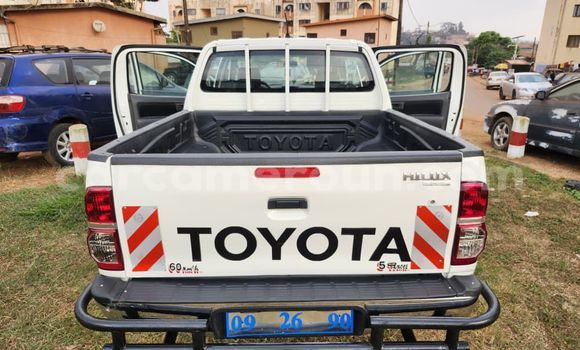 Acheter Occasion Voiture Toyota Hilux Blanc à Yaoundé, Central Cameroon Acheter Occasion Voiture Toyota Hilux Blanc à Yaoundé, Central Cameroon