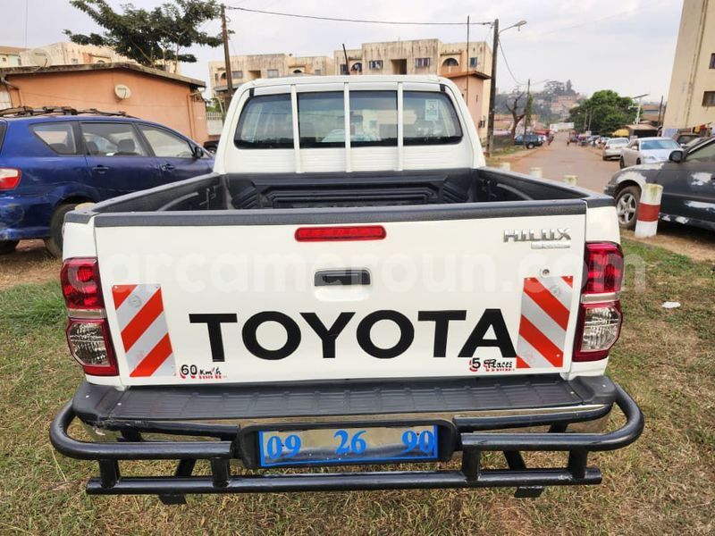 Big with watermark toyota hilux central cameroon yaounde 21909