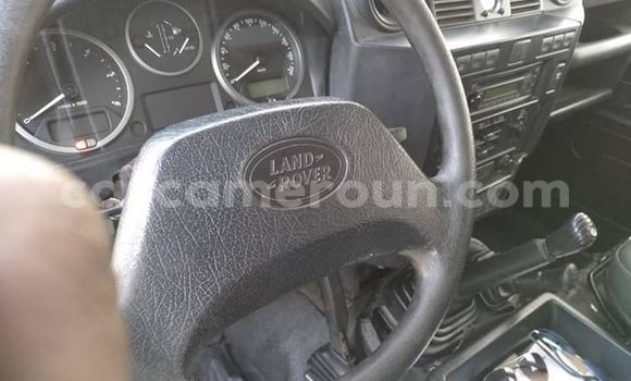 Sayi Na hannu Land Rover Defender White Mota in Douala a Ƙasar Kamaru Sayi Na hannu Land Rover Defender White Mota in Douala a Ƙasar Kamaru