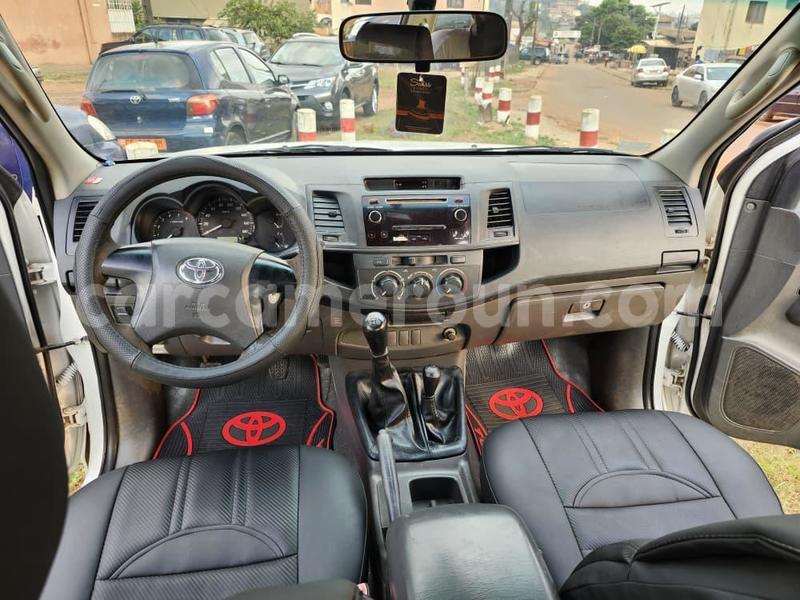 Big with watermark toyota hilux central cameroon yaounde 21909