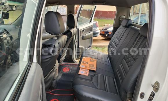 Acheter Occasion Voiture Toyota Hilux Blanc à Yaoundé, Central Cameroon Acheter Occasion Voiture Toyota Hilux Blanc à Yaoundé, Central Cameroon