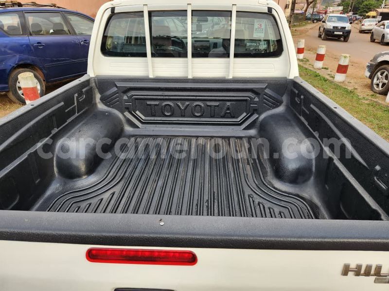 Big with watermark toyota hilux central cameroon yaounde 21909