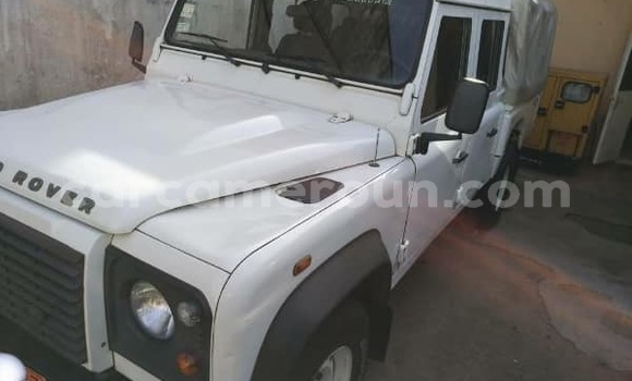 Sayi Na hannu Land Rover Defender White Mota in Douala a Ƙasar Kamaru Sayi Na hannu Land Rover Defender White Mota in Douala a Ƙasar Kamaru