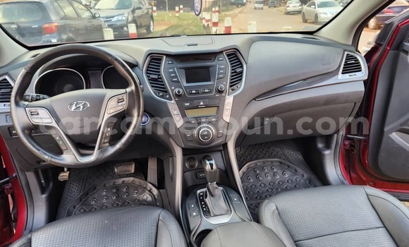 Sayi Na hannu Hyundai Santa Fe Red Mota in Yaounde a Babban Kamaru Sayi Na hannu Hyundai Santa Fe Red Mota in Yaounde a Babban Kamaru