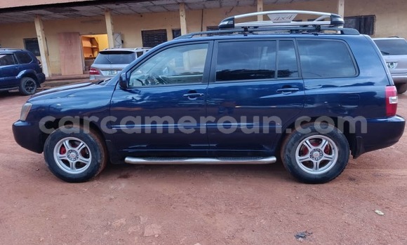 Acheter Occasion Voiture Toyota Highlander Bleu à Yaoundé, Central Cameroon Acheter Occasion Voiture Toyota Highlander Bleu à Yaoundé, Central Cameroon