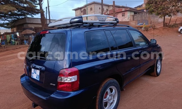 Acheter Occasion Voiture Toyota Highlander Bleu à Yaoundé, Central Cameroon Acheter Occasion Voiture Toyota Highlander Bleu à Yaoundé, Central Cameroon