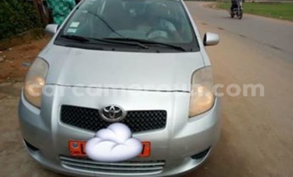 Sayi Na hannu Toyota Yaris Azurfa Mota in Yaounde a Babban Kamaru Sayi Na hannu Toyota Yaris Azurfa Mota in Yaounde a Babban Kamaru