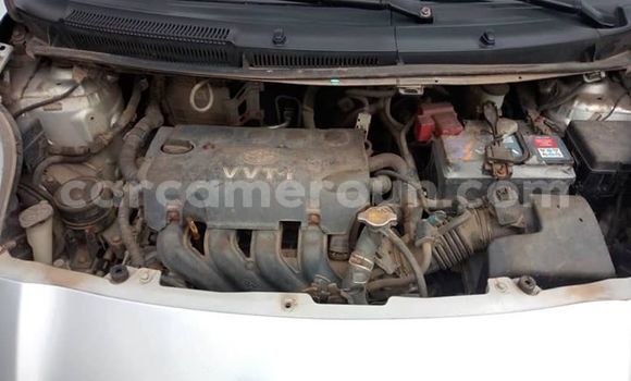 Sayi Na hannu Toyota Yaris Azurfa Mota in Yaounde a Babban Kamaru Sayi Na hannu Toyota Yaris Azurfa Mota in Yaounde a Babban Kamaru