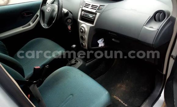 Sayi Na hannu Toyota Yaris Azurfa Mota in Yaounde a Babban Kamaru Sayi Na hannu Toyota Yaris Azurfa Mota in Yaounde a Babban Kamaru